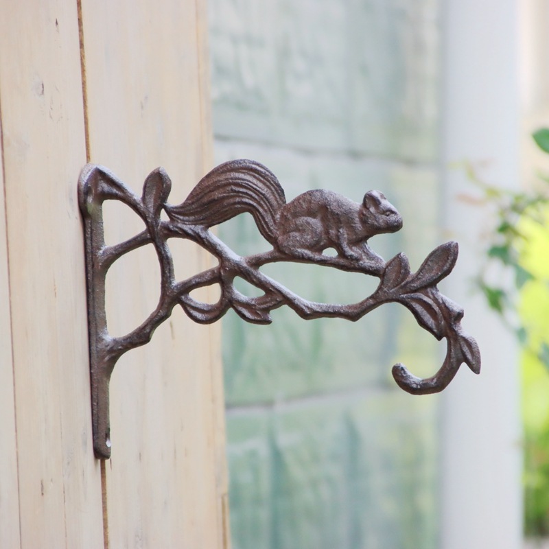 Vintage Gusseisen-Wandhaken, H – Flower Wall Panel Bewertung und Preis